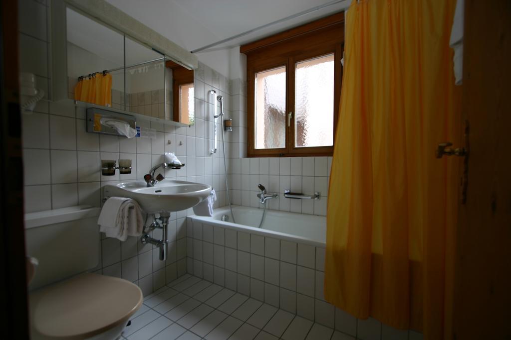 Hotel Poestli Maloja Kamer foto