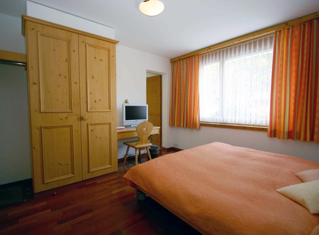 Hotel Poestli Maloja Kamer foto