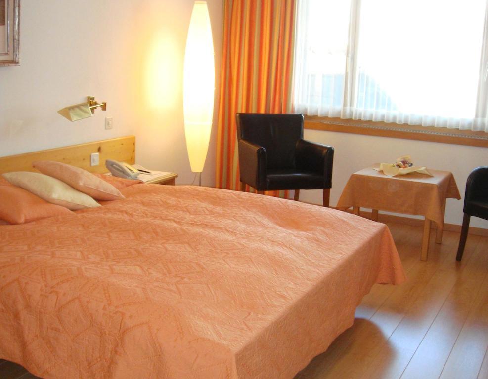 Hotel Poestli Maloja Kamer foto