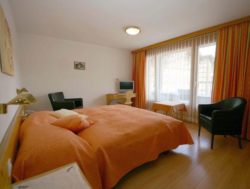 Hotel Poestli Maloja Kamer foto